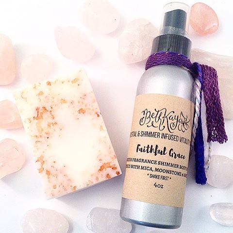 Matchy Matchy ☺️ Some new pairings and combos live in my ✨etsy✨ like thos faithful shea full bar soap with matching shimmer spray! also don't forget about the #leofiregiveaway anddddd the collab giveback a few posts back (with the shelves!!) ⚡️ my little one started school today - sadness! enjoy your week!! 